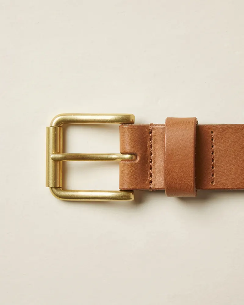 Close-up of the Brass-Buckle Leather Belt in Tan: 3cm vegetable-tanned leather