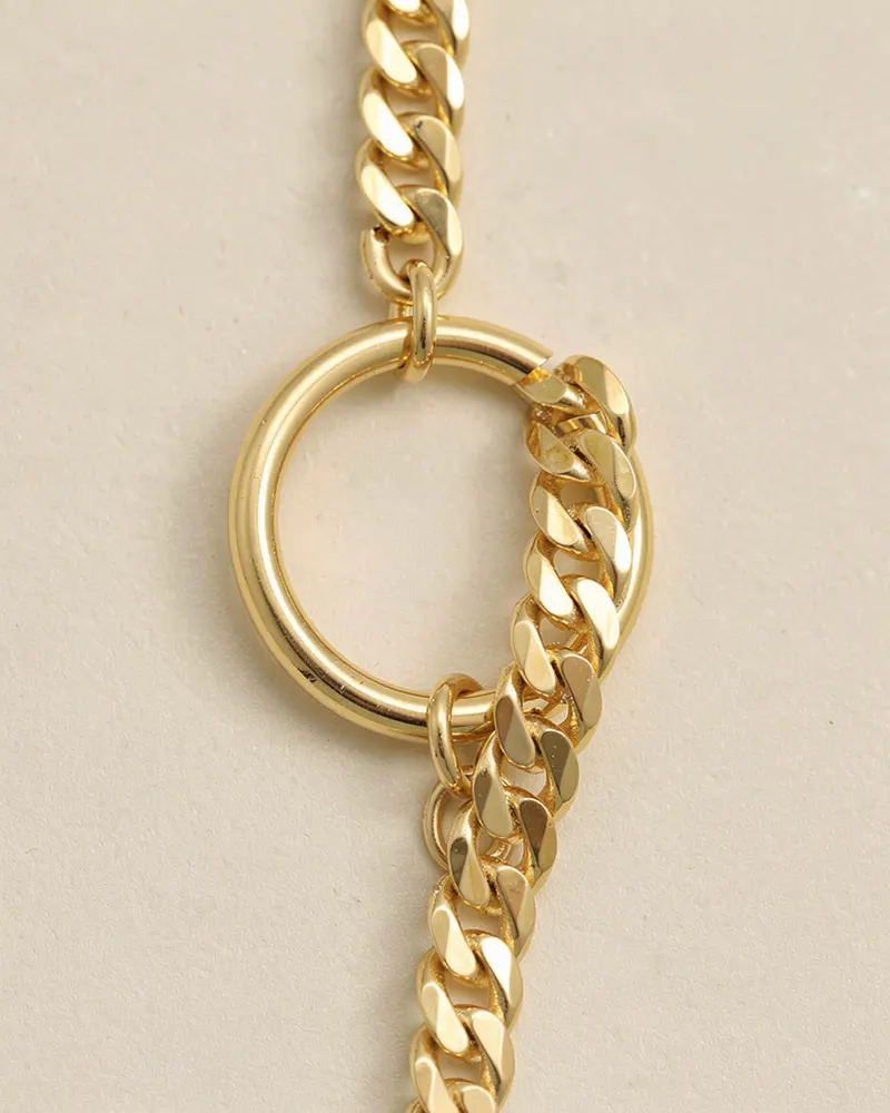 Close-up of the Flat Curb Chain Bracelet in Gold Vermeil: 4mm flat curb chain