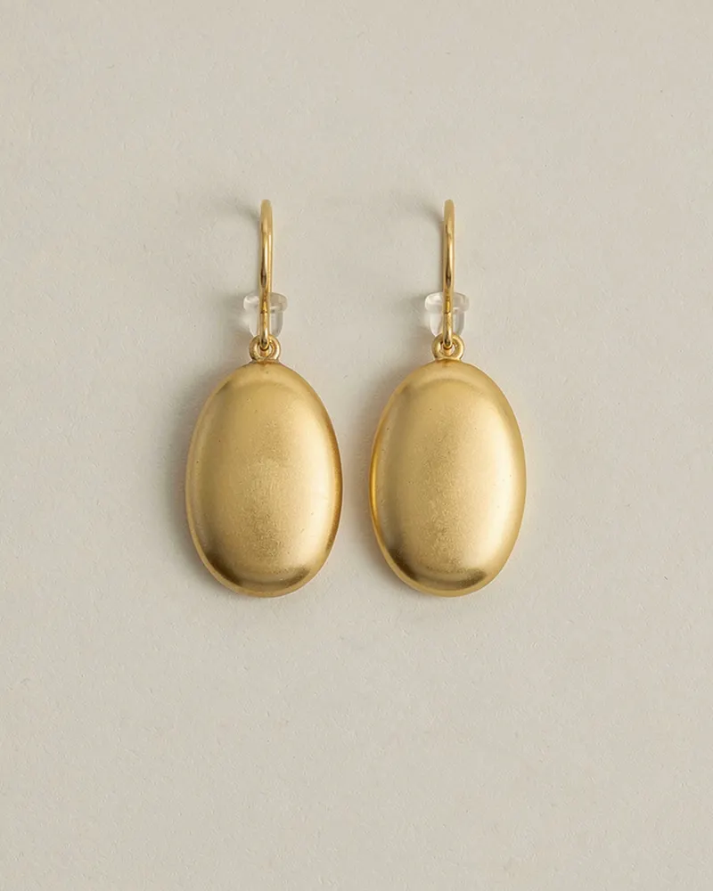 Pebble Drop Earrings in Gold Vermeil: sculpted pebble-shaped drops on fine hooks, 32mm long